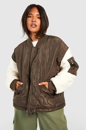 Womens Plus Quilt Detail Faux Fur Sleeve Jacket - - 18 - boohoo - Modalova