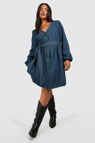 Womens Plus Denim Belted Skater Dress - - 22 - boohoo - Modalova