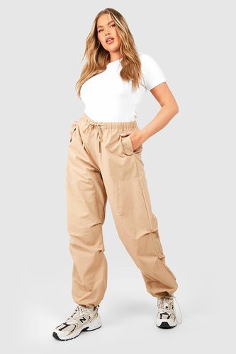 Womens Plus Nylon Ruched Detail Cargo Trousers - - 26 - boohoo - Modalova