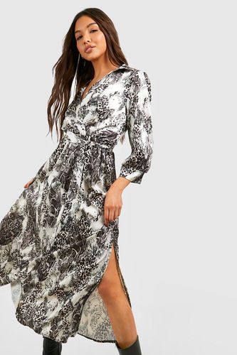 Womens Satin Mixed Print Wrap Front Shirt Dress - - 10 - boohoo - Modalova