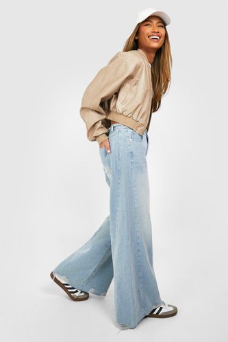 Womens Low Rise Wide Leg Fray Hem Jeans - - 10 - boohoo - Modalova