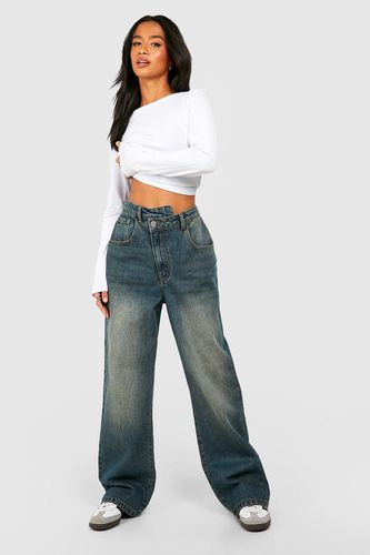 Womens Petite Asymmetric Waistband Straight Leg Jeans - - 10 - boohoo - Modalova