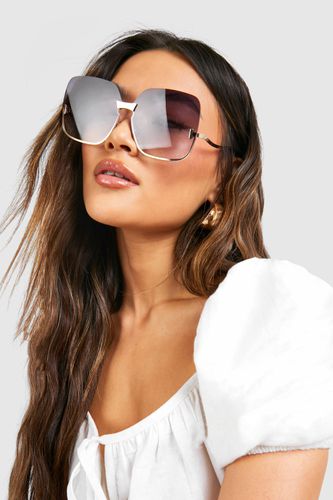 Womens Oversized Metal Trim Sunglasses - - One Size - boohoo - Modalova