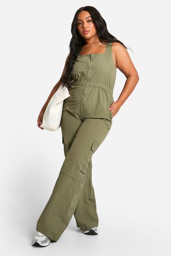 Womens Plus Cargo Woven Utility Scoop Jumpsuit - - 28 - boohoo - Modalova