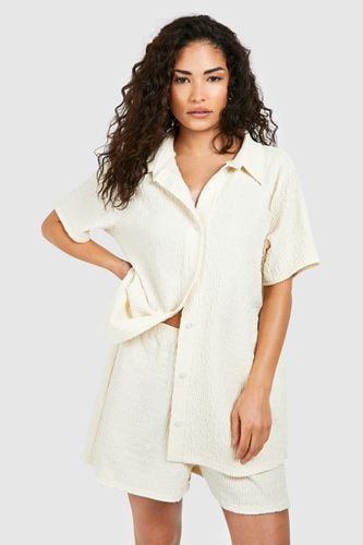 Womens Petite Textured Oversized Short Sleeve Shirt - - 12 - boohoo - Modalova
