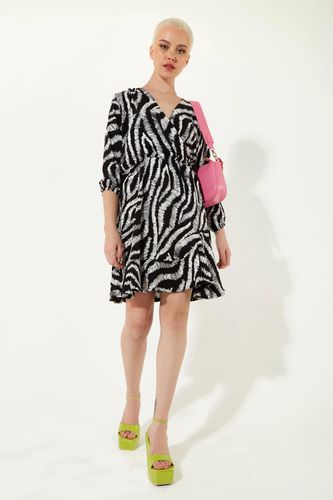 Womens Abstract Animal Printed Mini Dress with 3/4 Length Sleeves - - S - NastyGal UK (+IE) - Modalova