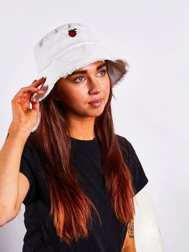 Womens Distressed Edge Bucket Hat With Strawberry Embroidery in Cream - - One Size - NastyGal UK (+IE) - Modalova