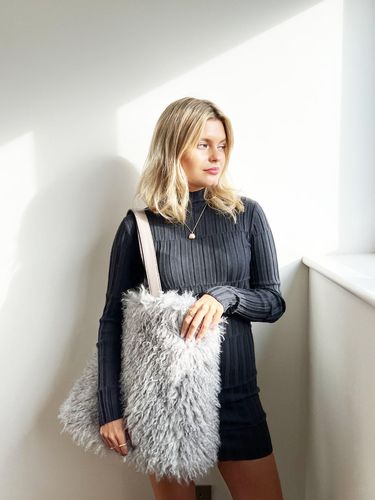 Womens Shaggy Fur Shopper Bag - One Size - NastyGal UK (+IE) - Modalova