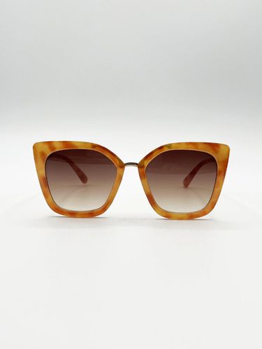 Womens Oversized Cat Eye Sunglasses with Gold Nose Bridge - - One Size - SVNX - Modalova