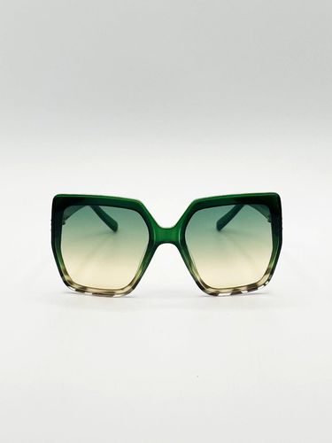 Womens Oversize Cateye Sunglasses with Diamante Detail in - One Size - SVNX - Modalova