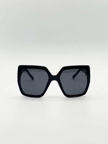 Womens Oversize Cateye Sunglasses with Diamante Detail in - One Size - SVNX - Modalova