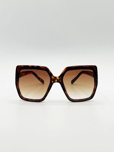 Womens Oversize Cateye Sunglasses with Diamante Detail in Tortoise - - One Size - NastyGal UK (+IE) - Modalova