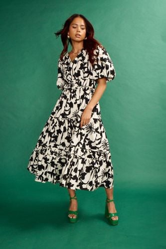 Womens Printed Midi Dress With Puff Sleeves In Mono - - 10 - NastyGal UK (+IE) - Modalova
