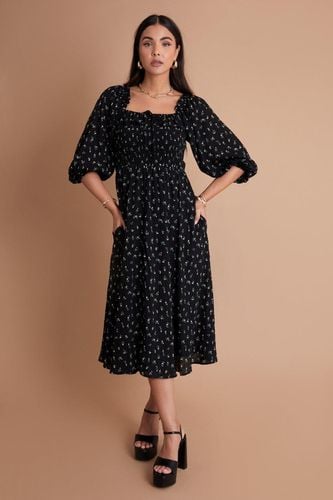 Womens Shirred Bust 3/4 Sleeve Milkmaid Ditsy Print Dress - - 10 - NastyGal UK (+IE) - Modalova