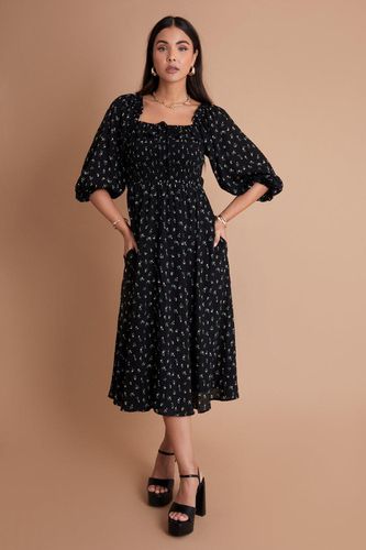 Womens Shirred Bust 3/4 Sleeve Milkmaid Ditsy Print Dress - - 6 - NastyGal UK (+IE) - Modalova