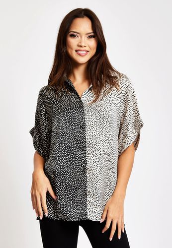 Womens Monochrome Polka Dot Print Shirt With Short Sleeves - - 18 - NastyGal UK (+IE) - Modalova