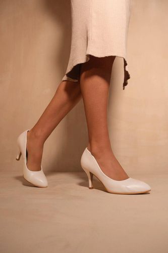 Womens 'Paola' Mid High Heel Court Pump Shoes With Pointed Toe - - 3 - NastyGal UK (+IE) - Modalova