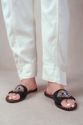 Womens 'Cleanse' Flat Sandals With Beaded Eye Detailing - - 4 - NastyGal UK (+IE) - Modalova