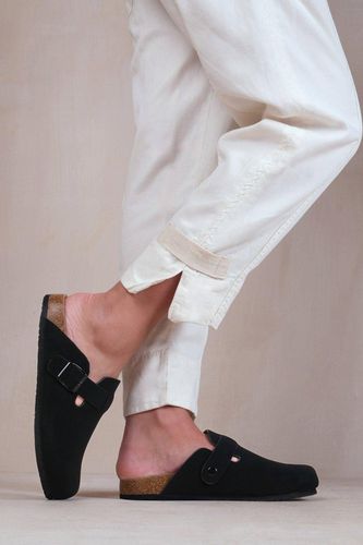 Womens 'Palm' Closed Toe Flat Sandals With Buckle Detail - - 5 - NastyGal UK (+IE) - Modalova