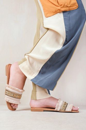 Womens 'Astroid' Flat Sandals With Fringe Trim And Stud Details - - 3 - NastyGal UK (+IE) - Modalova