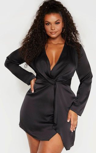 Womens Plus Satin Long Sleeve Wrap Dress - 28 - NastyGal UK (+IE) - Modalova
