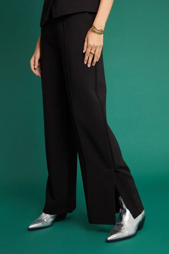 Womens Wide Leg Split Side Trouser with Front Seam - 6 - NastyGal UK (+IE) - Modalova