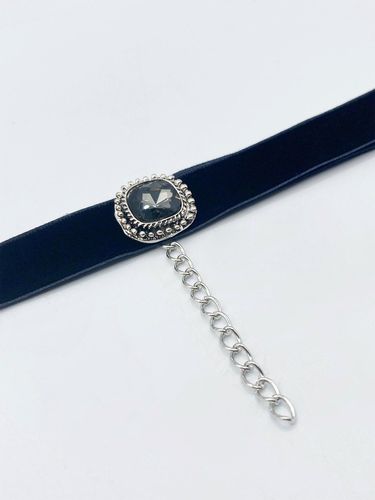 Womens Faux Velvet Choker Necklace with Grey Jewel - One Size - SVNX - Modalova