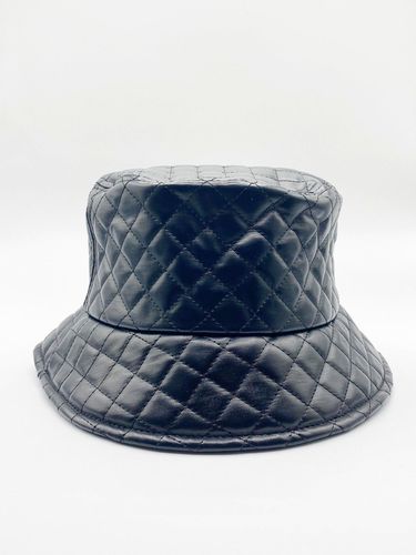 Emerald Quilted PU Leather Bucket Hat In - One Size - SVNX - Modalova