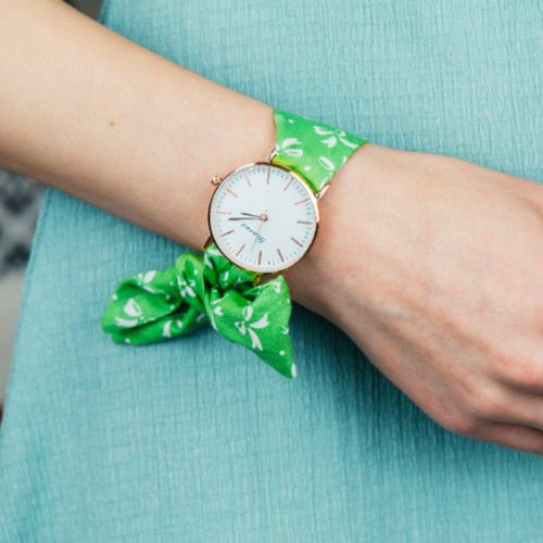 Floral Print Changeable Fabric Strap Tie Knot Women Wristwatch - One Size - The Colourful Aura - Modalova