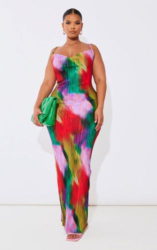 Womens Plus Printed Plisse Cowl Neck Maxi Dress - 30 - NastyGal UK (+IE) - Modalova