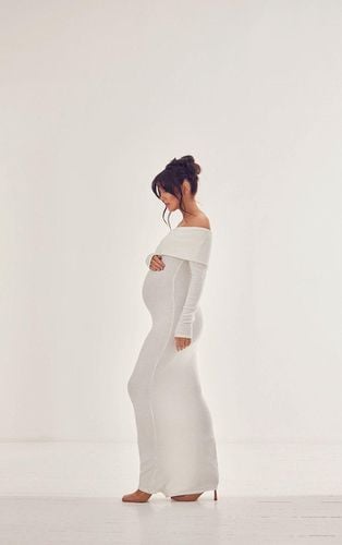 Womens Maternity Cream Brushed Rib Off The Shoulder Maxi Dress - - 6 - NastyGal UK (+IE) - Modalova