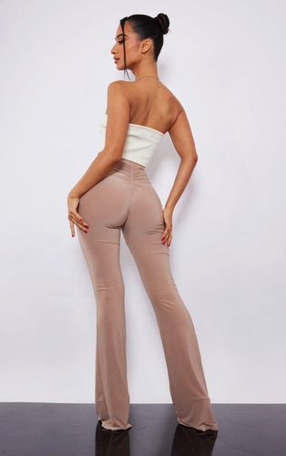 Womens Petite Taupe Flare Ruched Bum Slinky Trousers - - 4 - NastyGal UK (+IE) - Modalova