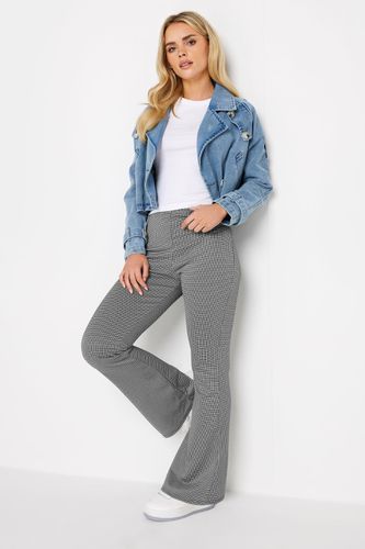 Womens Petite Micro Dogtooth Kickflare Trousers - - 8 - NastyGal UK (+IE) - Modalova
