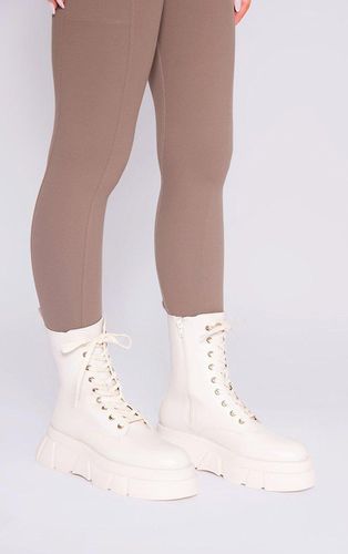 Womens Cream Cleated Angled Chunky Sole Lace Up Ankle Boots - - 6 - NastyGal UK (+IE) - Modalova