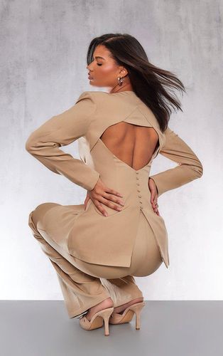 Womens Camel Woven Open Back Button Detail Cinched Blazer - - 6 - NastyGal UK (+IE) - Modalova