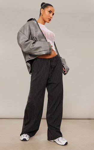 Womens Pinstripe Woven Drawstring Waist Low Rise Relaxed Trousers - 6 - NastyGal UK (+IE) - Modalova