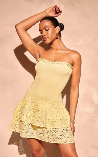 Womens Lemon Broderie Shirred Tiered Skirt Bodycon Dress - - 4 - NastyGal UK (+IE) - Modalova