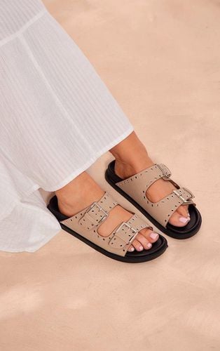 Womens Taupe PU Round Toe Buckle Eyelet Footbed Flat Sandals - - 3 - NastyGal UK (+IE) - Modalova