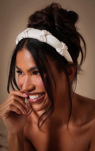 Womens Cream Satin Padded Bow Detail Headband - - One Size - NastyGal UK (+IE) - Modalova