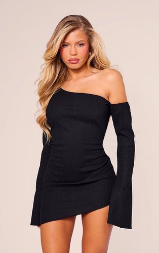Womens Textured Asymmetric One Sleeve Mini Dress - 4 - NastyGal UK (+IE) - Modalova