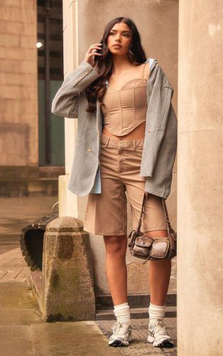 Womens Taupe Woven Mid Rise Longline Tailored Shorts - - 6 - NastyGal UK (+IE) - Modalova