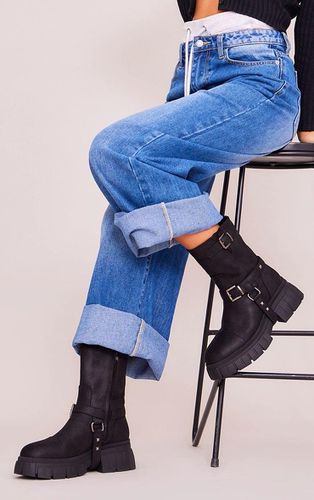 Womens Faux Suede Round Toe Buckle Detail Chunky Platform Ankle Boots - 6 - NastyGal UK (+IE) - Modalova