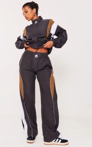 Womens Dark Oversized Panelled Detail Track trousers - 14 - NastyGal UK (+IE) - Modalova