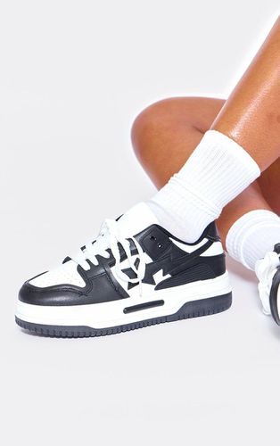 Womens Black and White Star Flat Sole Lace Up Trainers - - 3 - NastyGal UK (+IE) - Modalova