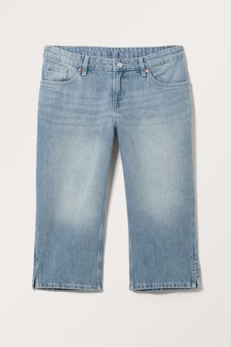 Capri-Jeans Moop Mit Niedrigem Bund - Blau - Monki - Modalova