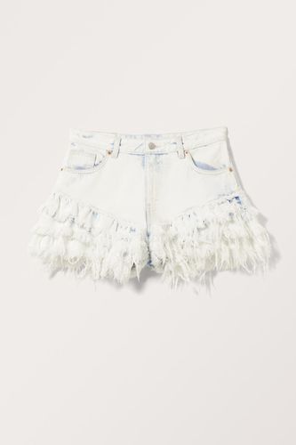 Ausgefranste Mini-Jeansshorts - Monki - Modalova