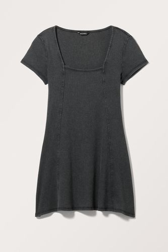 Geripptes T-Shirt-Kleid Mit Eckigem Ausschnitt - Schwarz - Monki - Modalova