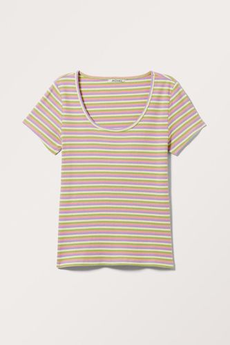 Kurzarm-T-Shirt Mit Slim Fit - Mehrfarbig Rosa - Monki - Modalova