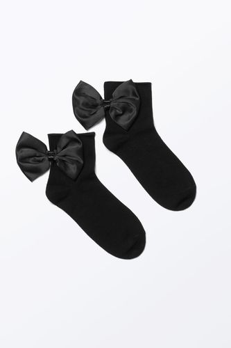 Socken Mit Schleife - Schwarz - Monki - Modalova