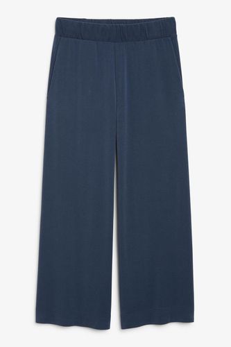 Superweiche Hose - Blau - Monki - Modalova